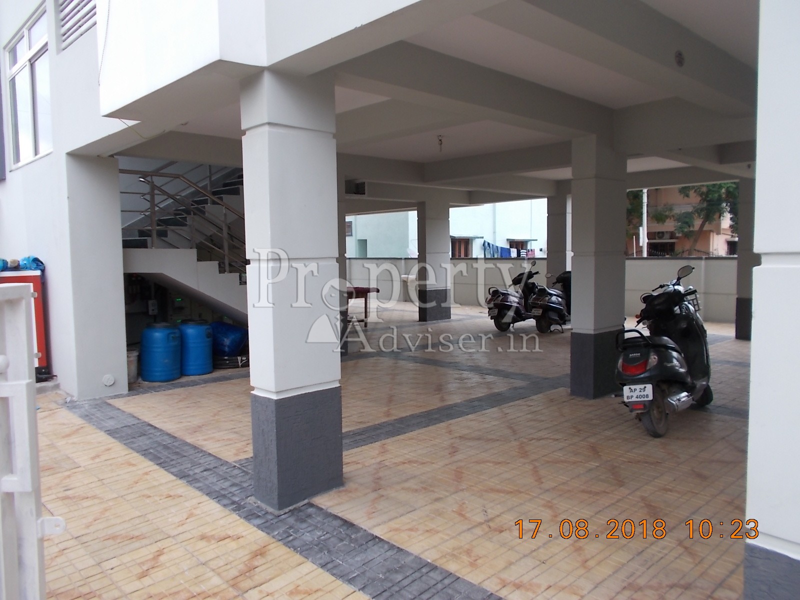 Spacious Car Parking