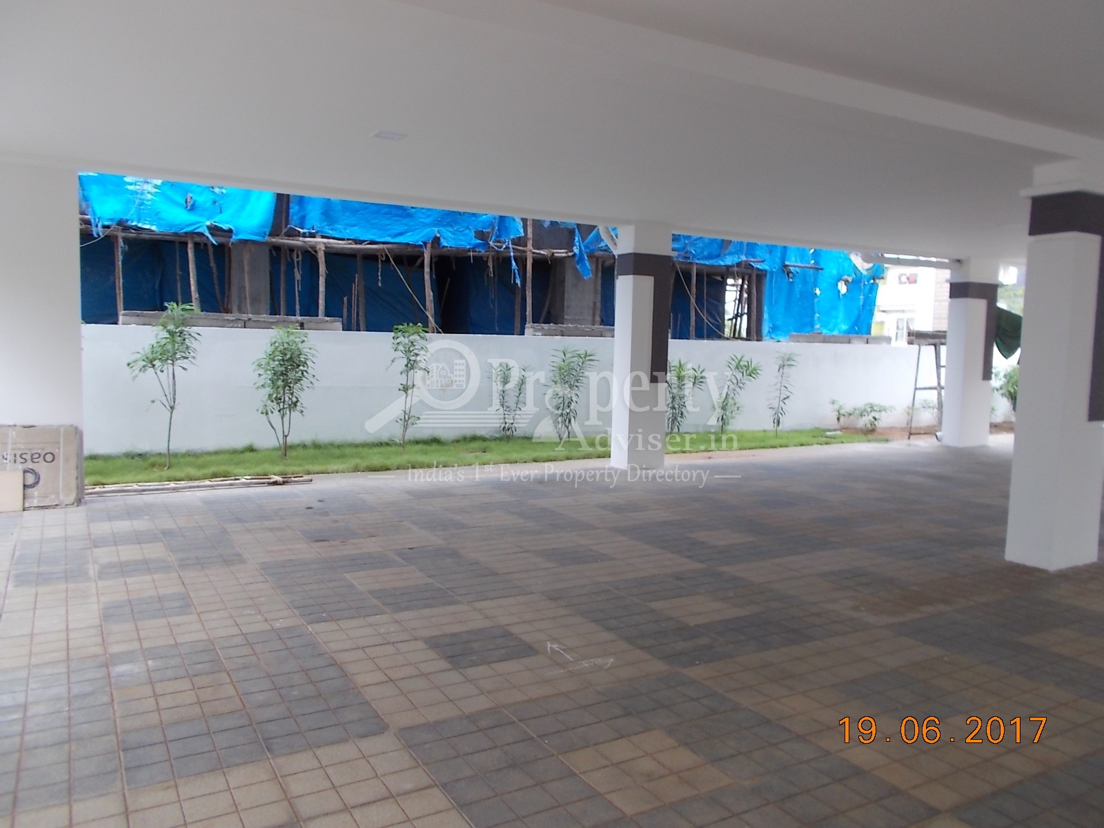 Spacious Car Parking