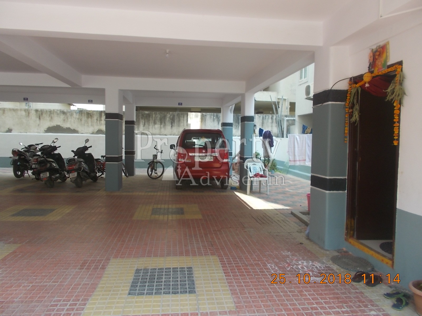 Spacious Car Parking